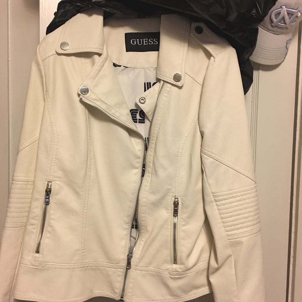 Guess 💯 White Leather Women’s Jacket